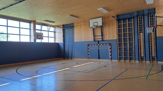 Sports hall from the inside. Copyright by Thomas Belazzi.