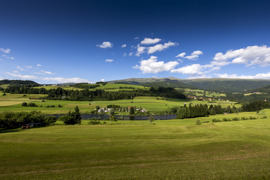 Blick auf den Campingplatz mit Zirbitzkogel