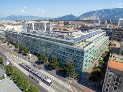 Geneva Building solarpanels