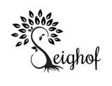 Das Logo der Hotel Pension Seighof beinhaltet einen Baum mit vielen einzelnen Blättern welche die Baumkrone bilden. Der Stamm ist in eine "S" Form geschwungen. Der Schriftzug "Seighof" bildet sich durch die Kombination des Baumes in "S" Form und einem geschwungenen Schriftzug.