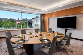 Hilton Vienna Boardroom mit Aussicht auf den Stadtpark