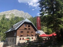 Rohrauerhaus mit Blick auf den großen Pyhrgas