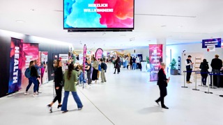 Messestände im Foyer 1 & 2 des Festspielhaus Bregenz