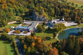 Luftaufnahme Schloss Hernstein