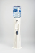 Abbildung aqua alpina Alpenwasserspender mit 19L Alpenwasser-Mehrwegflasche