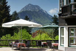 Alpenhotel Gösing Terrasse Blick am Berg