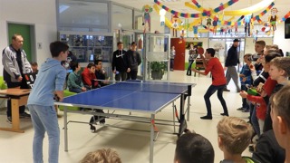 Tischtennisturnier in der Aula