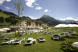 Robinson Club Amad&eacute; Au&szlig;enansicht Sommer