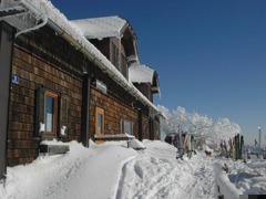 Traisner H&uuml;tte Ansicht Winter