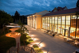 Orang.erie Tiergarten Schönbrunn Ansicht Abend aussen Orang.erie Tiergarten Schönbrunn Ansicht Abend aussen