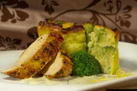 H&uuml;hnerbrust mit Broccoliflan