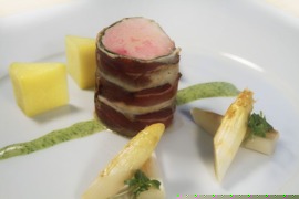 Schweinsfilet auf Basilikumschaum