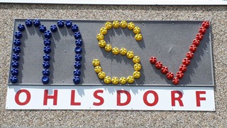 Upcycling: Selbstgemachtes Au&szlig;enlogo