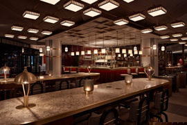 Selleny's Bar am Abend