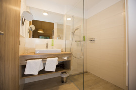 &copy; Regitnig 4* - Hotel und Chalets - Weissensee - K&auml;rnten