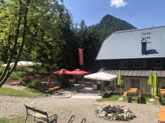 Gem&uuml;tlicher Gastgarten