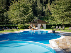 Hotel Haflingerhof Garten und Freischwimmbad
