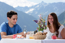 Bergfrühstück am Kristberg im Silbertal, der Genießerberg im Montafon Bergfrühstück am Kristberg im Silbertal, der Genießerberg im Montafon