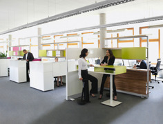 B&uuml;rom&ouml;bel der folgenden Kategorien: Arbeitstische, Dritte Arbeitsebene & Stellw&auml;nde, Staur&auml;ume, Sitzm&ouml;bel, Meeting & Workshop, Collaboration, Premium, Raumsysteme, die zu &uuml;ber 50% aus Holz od. Holzwerkstoffen bestehen