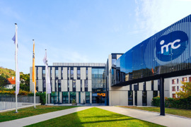 Au&szlig;enansicht des Trakt G1 des IMC Krems