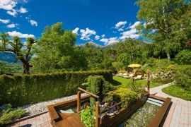 Kneippbecken und Liegewiese