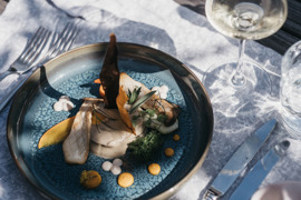 Gericht auf Terrasse