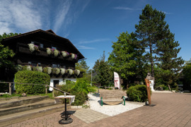 Dorfplatz SCHÖNLEITN Dorfplatz SCHÖNLEITN