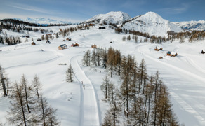 Zwei Langl&auml;ufer auf den H&ouml;henloipen der Tauplitzalm im Winter