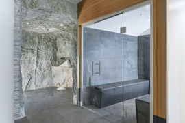 Dampfbad mit Natursteinambiente – Erholung in naturnah gestalteter Umgebung. Dampfbad mit Natursteinambiente – Erholung in naturnah gestalteter Umgebung.