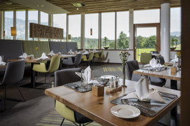 Genuss mit Ausblick – in ruhiger Atmosphäre und mit Fokus auf regionale, saisonale Zutaten. Genuss mit Ausblick – in ruhiger Atmosphäre und mit Fokus auf regionale, saisonale Zutaten.