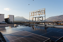 Dachansicht mit PV Anlage Hotel City Villach Dachansicht mit PV Anlage Hotel City Villach