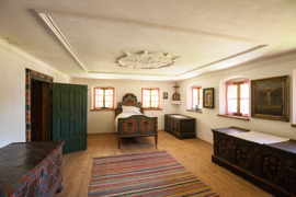 Hohe Stube im historischen Bauernhaus aus Oberösterreich Hohe Stube im historischen Bauernhaus aus Oberösterreich