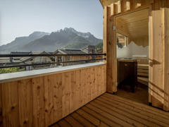 Sauna am Balkon im Casa Defrancesco mit Blick auf die Berge