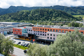 Au&szlig;enansicht Hwest Hotel in Hall