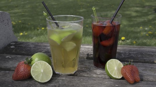 Cocktails im Glas
