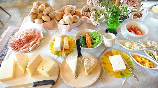 Frühstückstisch im Biovitalhotel Sommerau