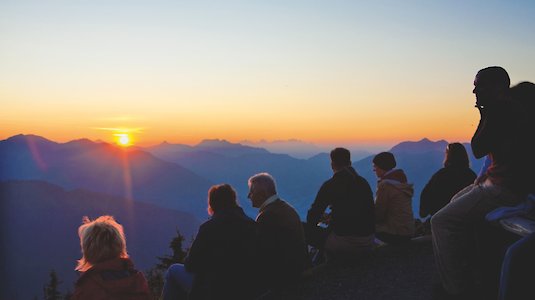 Sonnenuntergang in den Bergen