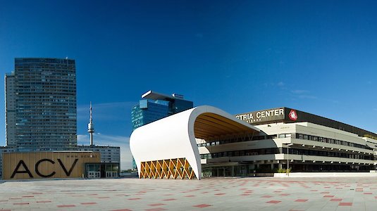 Panoramafoto des Austria Center Vienna