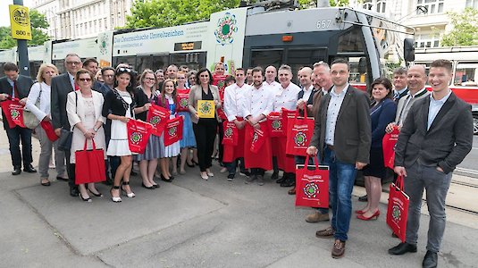 Die Umweltzeichen Strassenbahn mit ausgezeichneten Gemeinschaftsverpflegungseinrichtungen