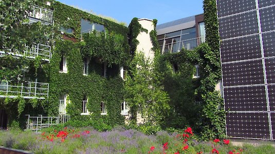 Photovoltaik des Hotels Stadthalle