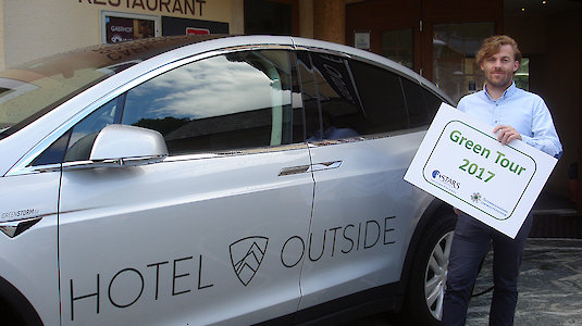 Sogar ein E-car gehört zur Ausstattung des Hotels
