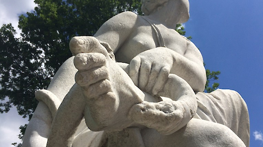 Statue at Schönbrunn Palace