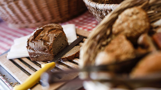 Delicious bread at the Heidi Hotel Falkertsee. Coypright by Heidi Hotel Falkertsee.