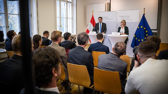 Pressekonferenz zur Veröffentlichung des Bioökonomie Aktionsplan. Copyright by BMK/Cajetan Perwein.