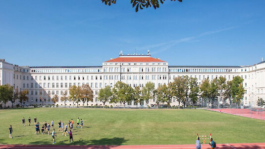 Die größte Schule Österreichs, HTL Mödling.