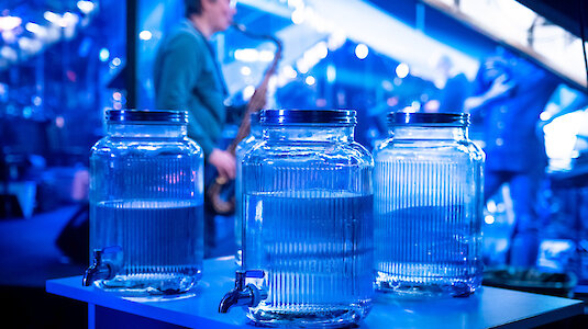 Wasserkaraffen mit Wiener Leitungswasser für das Dancing-Stars-Orchester