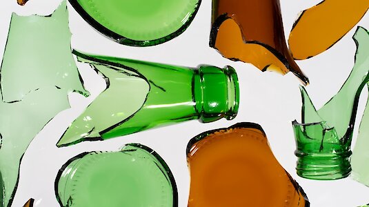 Zerbrochenes Glas für Recycling Zerbrochenes Glas für Recycling